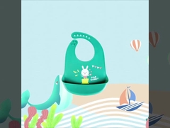 Trẻ em cho ăn Bib